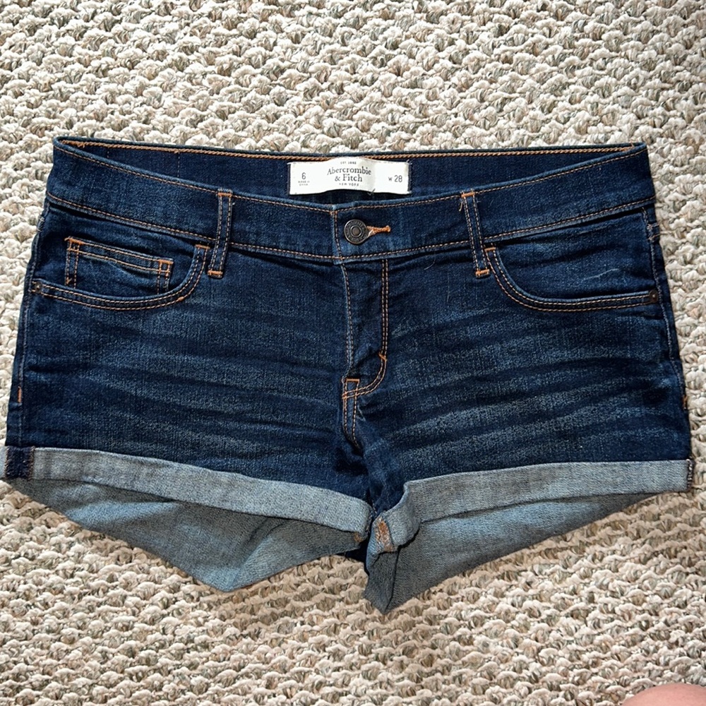 Abercrombie & Fitch denim cuffed jean shorts Size 6